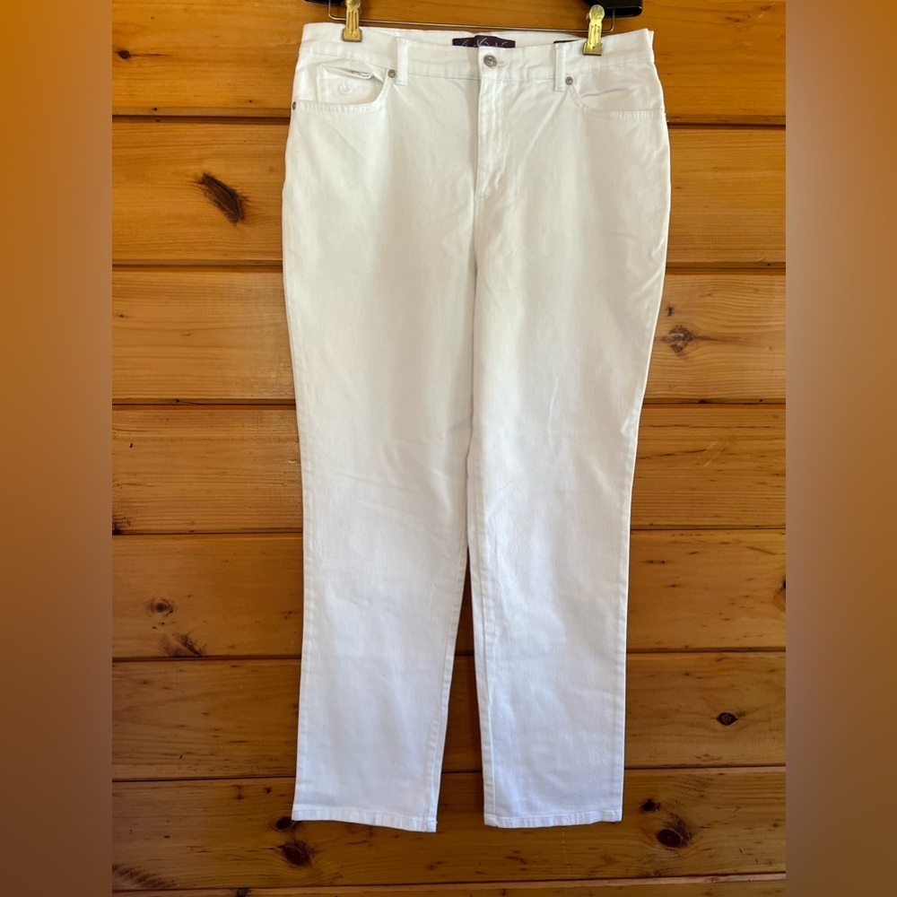 Gloria Vanderbilt Amanda Slimming Heritage Fit Tapered Leg White Denim SZ 12 NWT